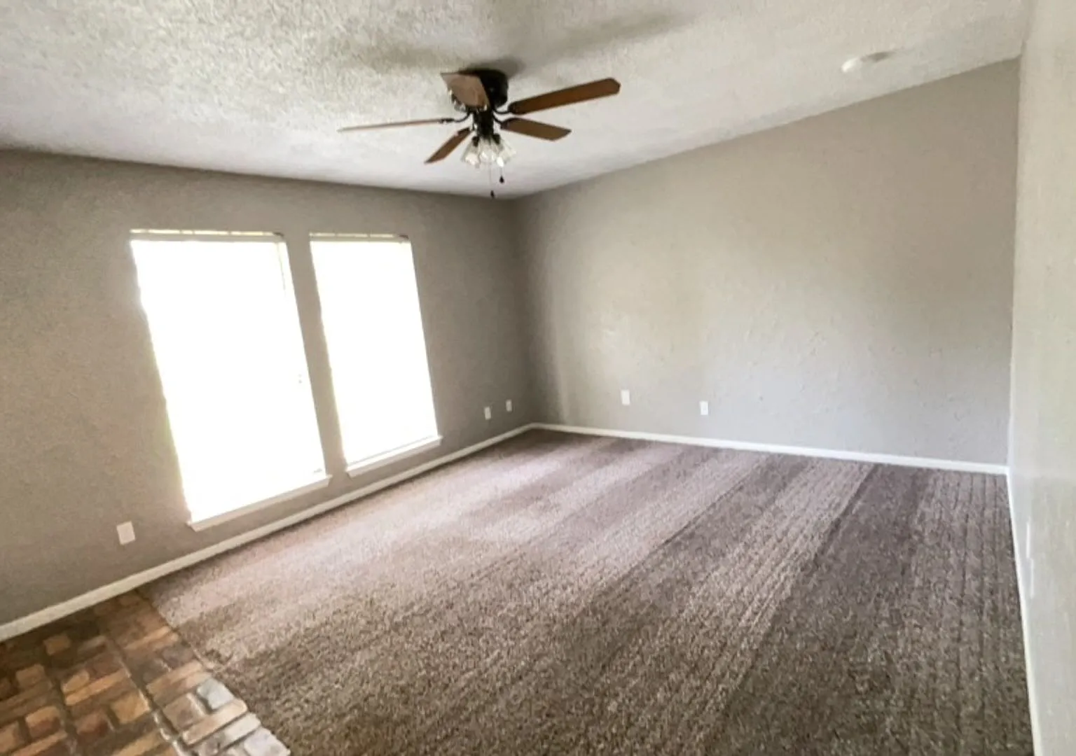 2 bed, 1040 sqft, $1,150 — Photo 2