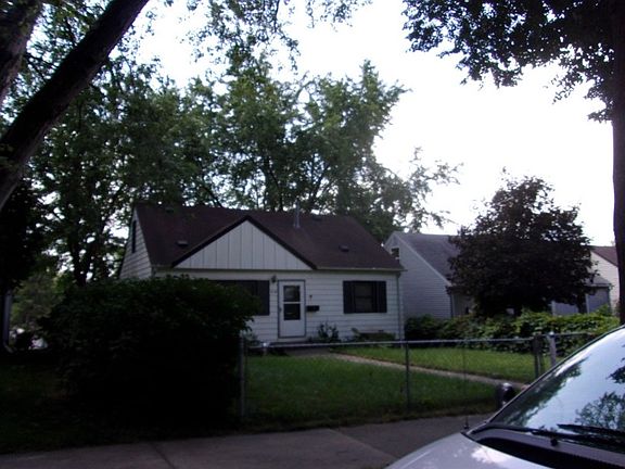3rd image of 510 36 1/2 Ave NE