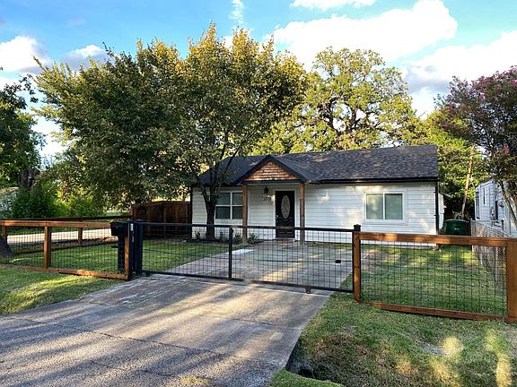 Ample shade and grass for outdoor activities