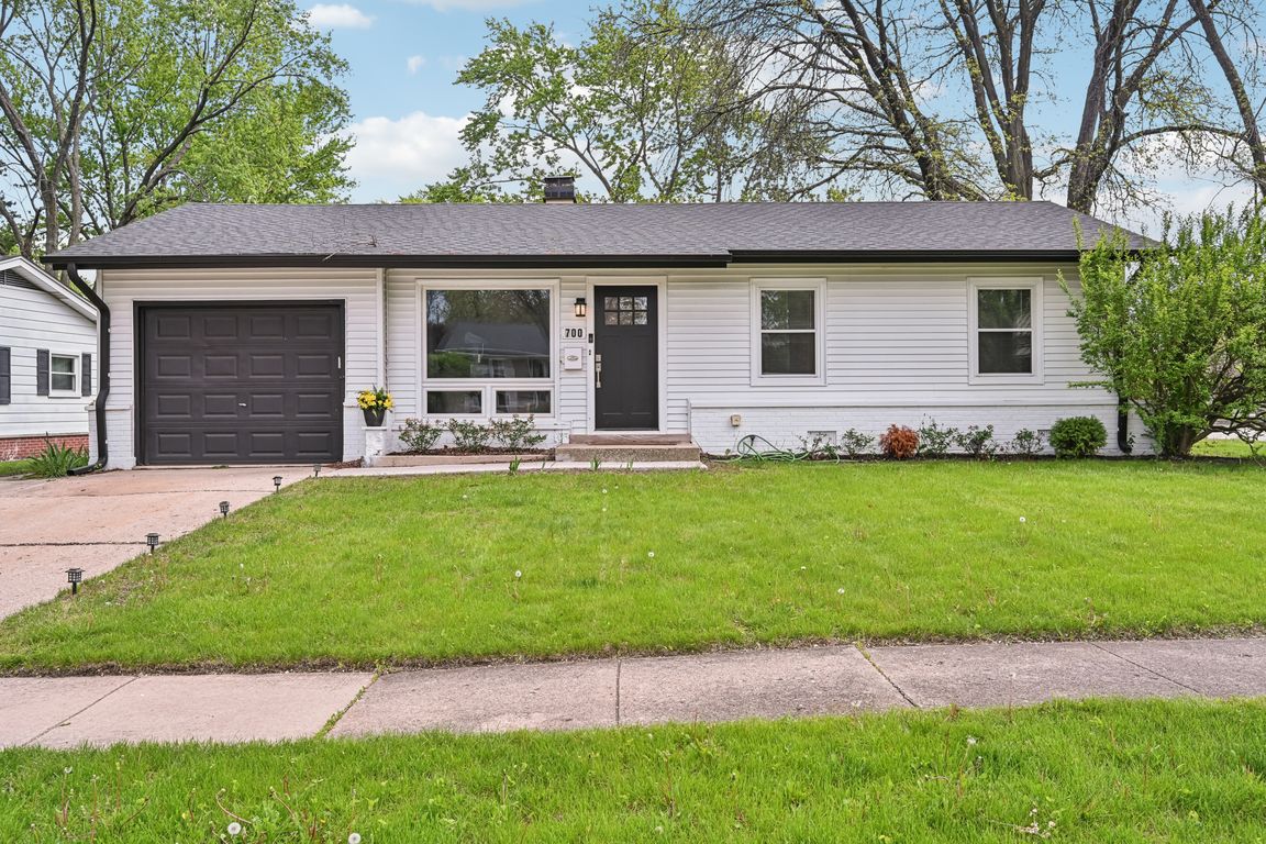 Delphia Ave-1305-001.jpg