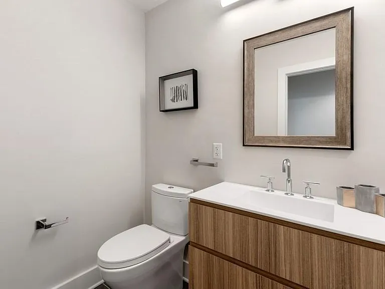 240 Salem St #3A — Photo 7