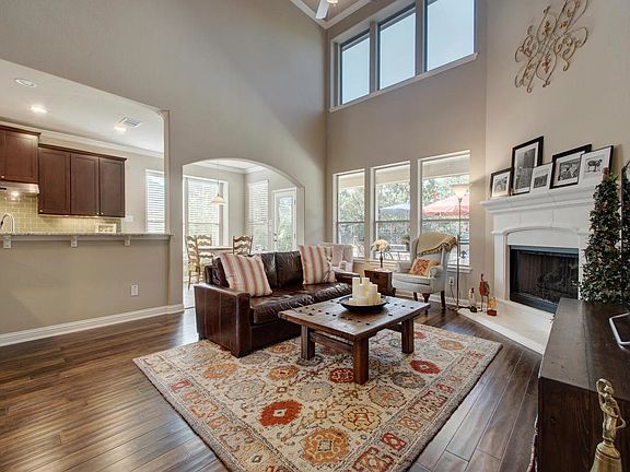 4th image of 1005 Canyon Springs Dr
