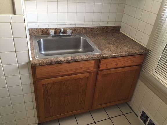5th image of 2114 E Landis Ave APT 7