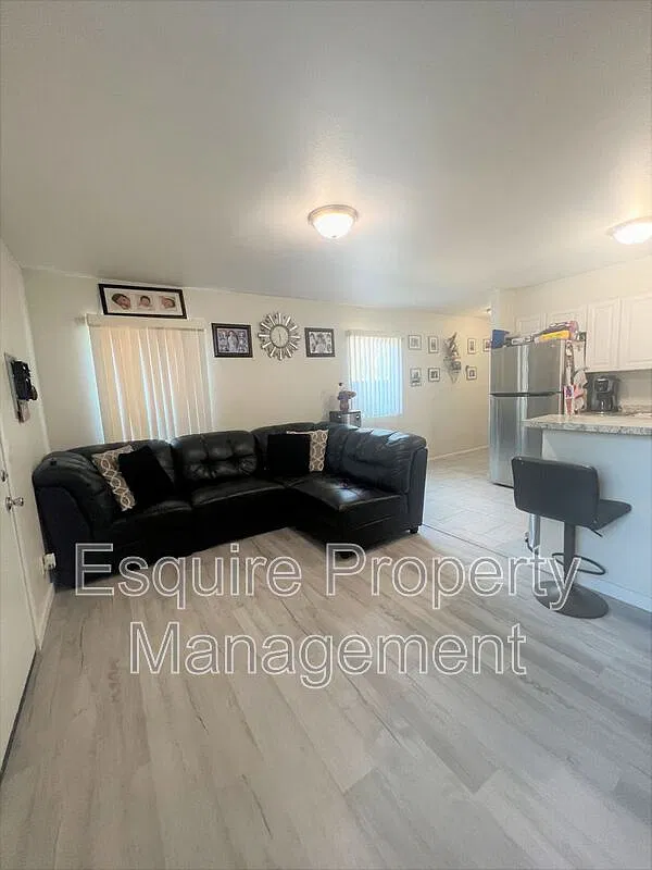 1 bed, 1.0 bath, 613 sqft, $1,950 — Photo 2