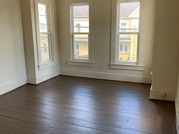 4th image of 12 1/4 Blossom St Floor 2