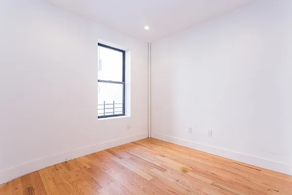 Rented by MNS | media 26