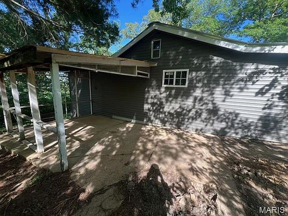 4th image of 304 Lost Valley Rd