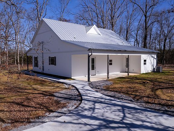 3rd image of 579 Lower Halls Mill Rd