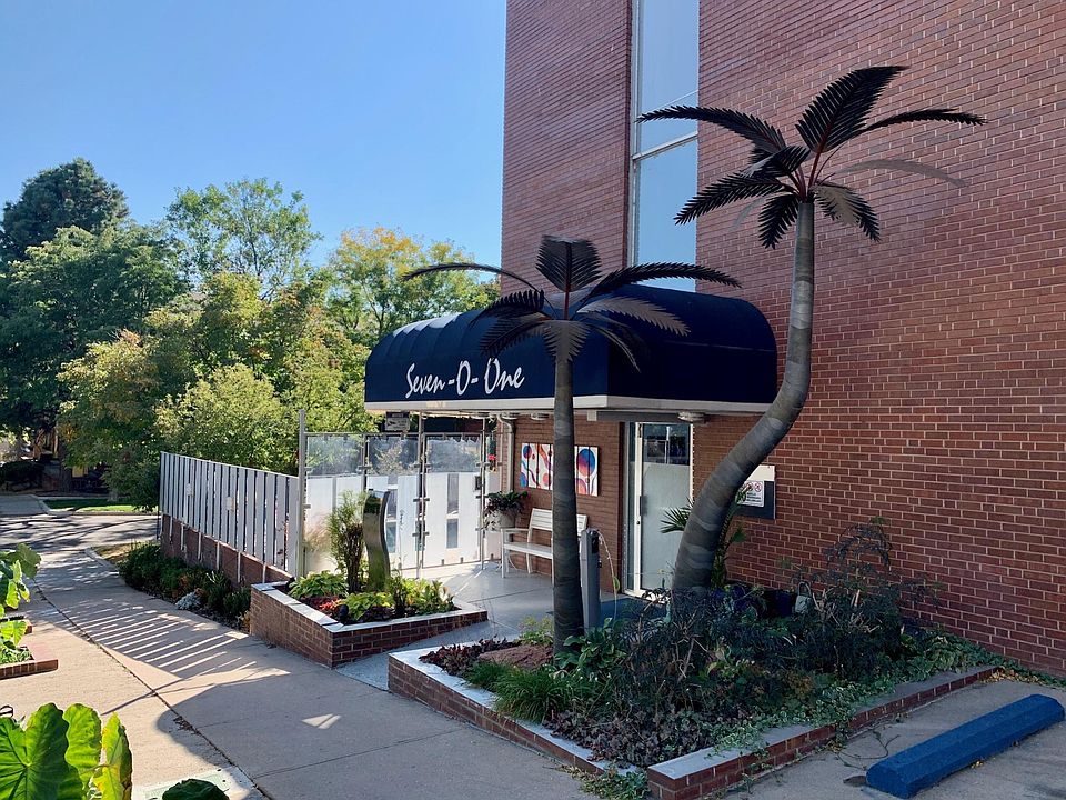 701 Pearl St. #206