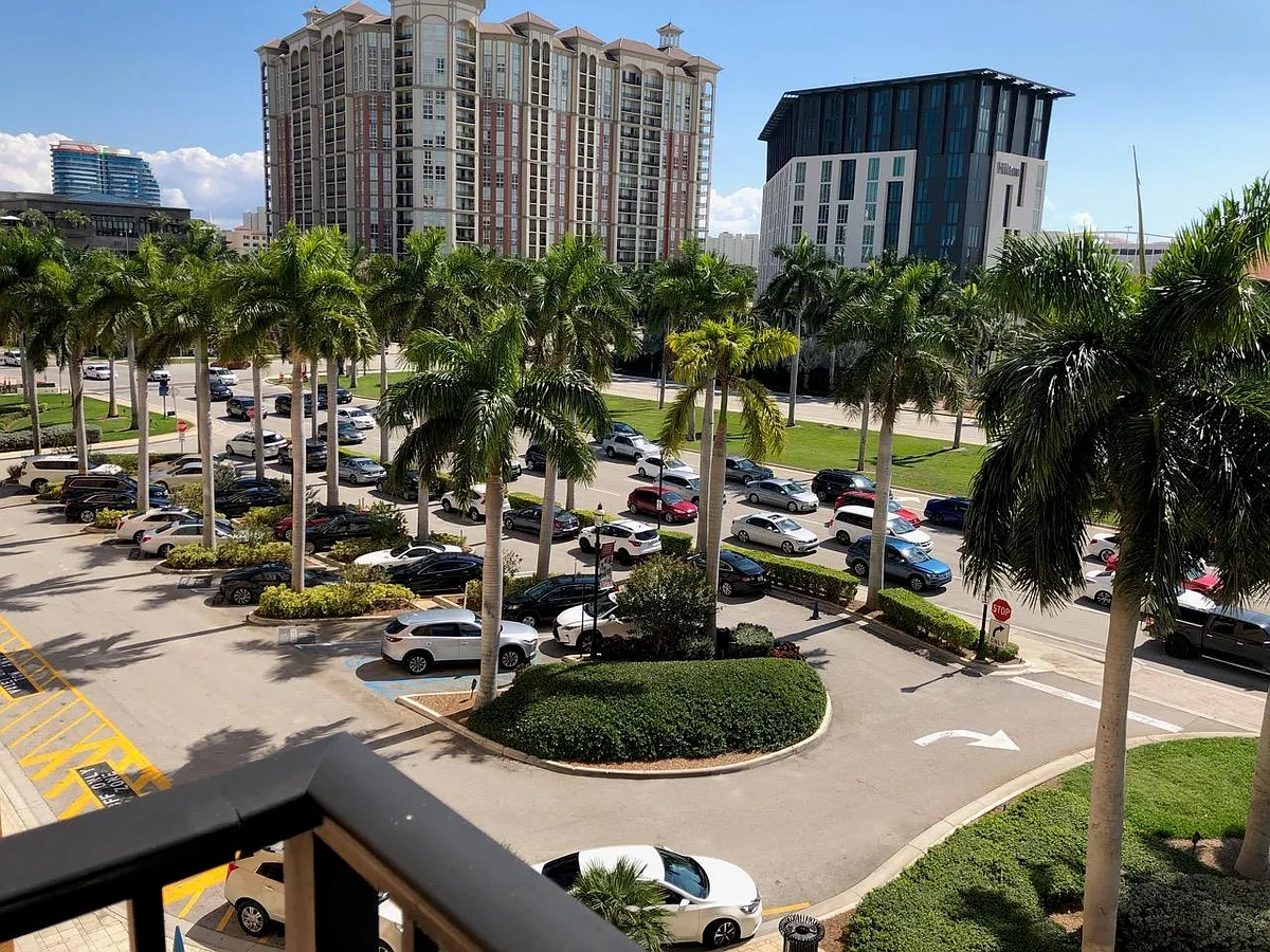 Building Photo - 651 Okeechobee Blvd #401
