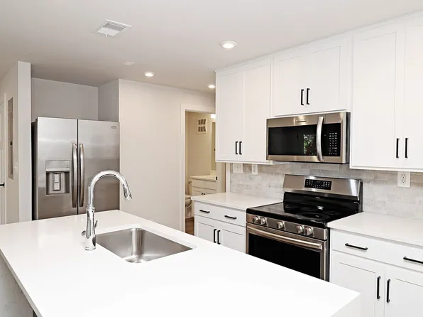 2225 Leeham St #B, Crozet, VA 22932