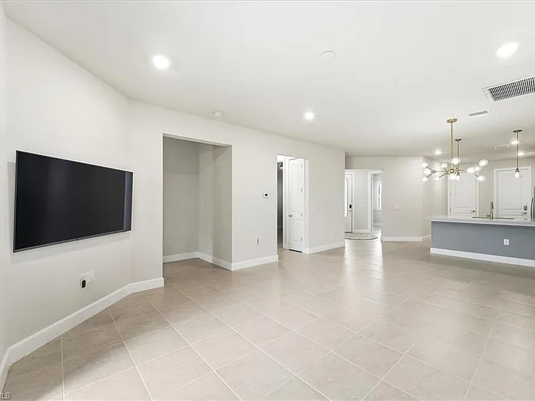 5935 Mayflower Way — Photo 8