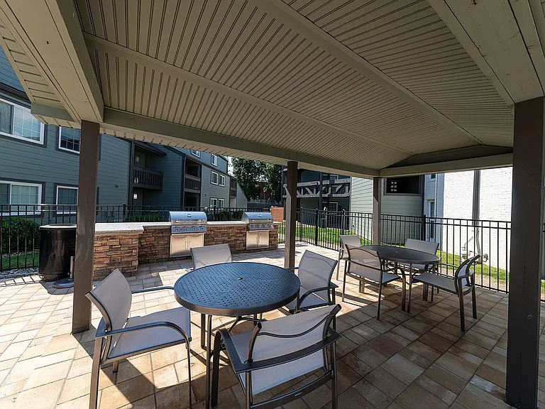 Poolside Grilling Station & Lounge