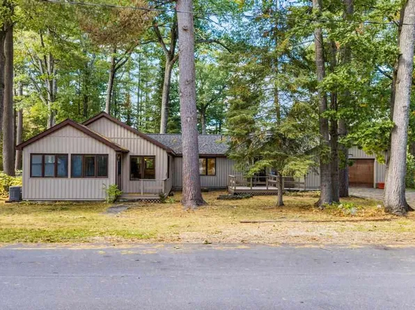 3602 Poplar St, Indian River, MI 49749