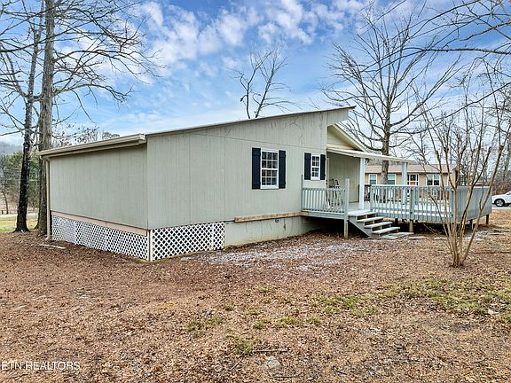 4th image of 2214 Colony Dr