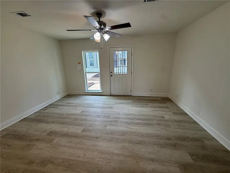 1161 Boulevard — Photo 3