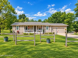 900 Hickory Dr, Vine Grove, KY 40175