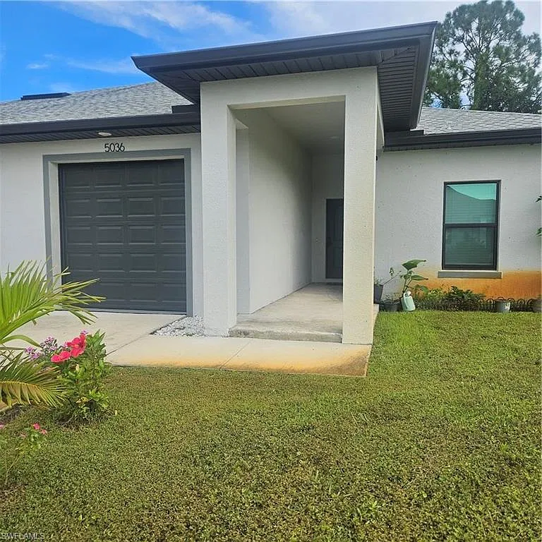 3 bed, 2.0 bath, 2394 sqft, $1,750 — Photo 2