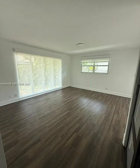 1047 NE 84th St — Photo 13