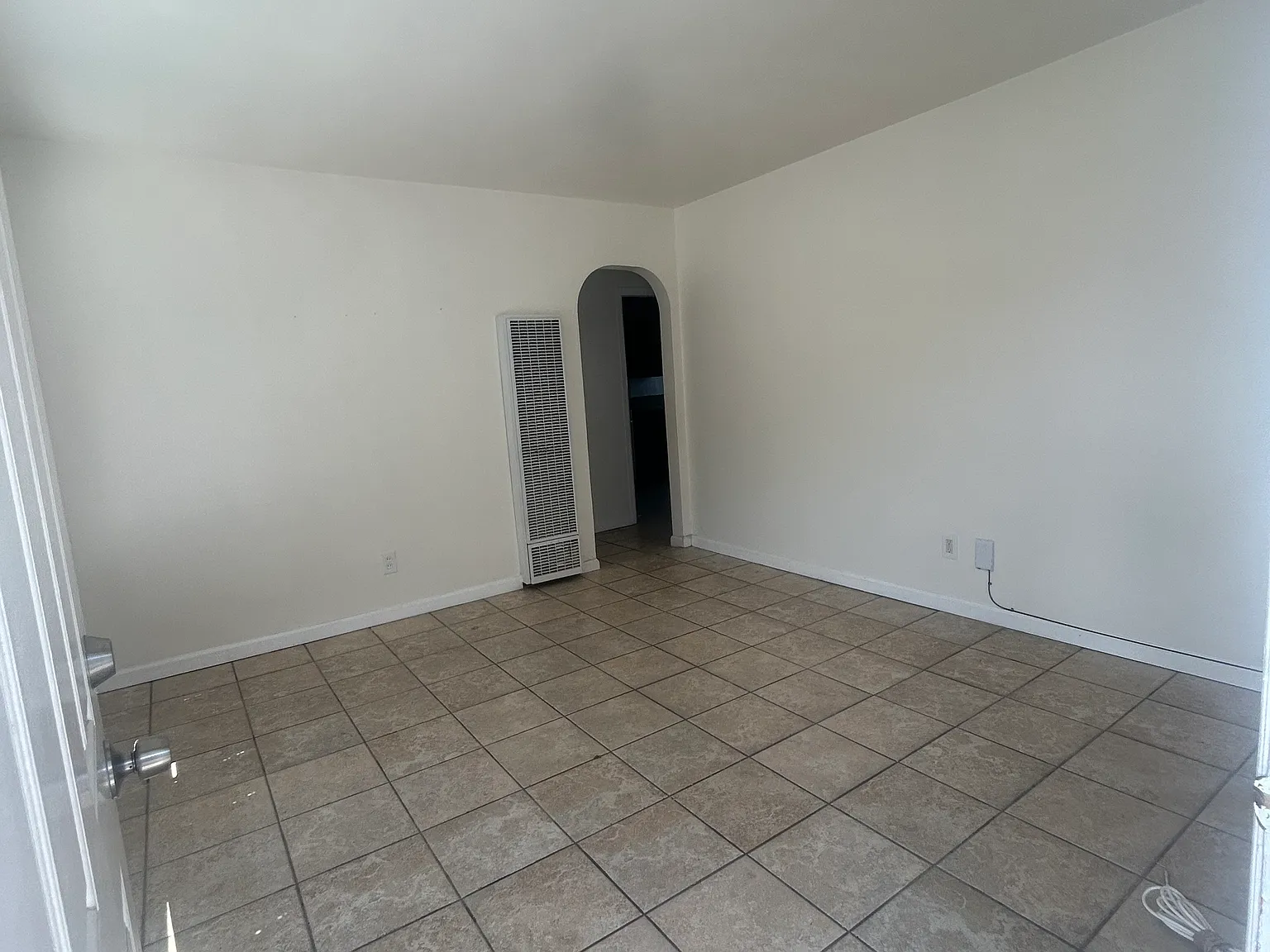 4 bed, 1000 sqft, $3,150 — Photo 4
