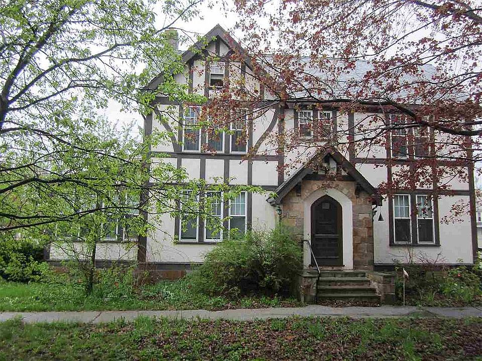 Beautiful Tudor Home!