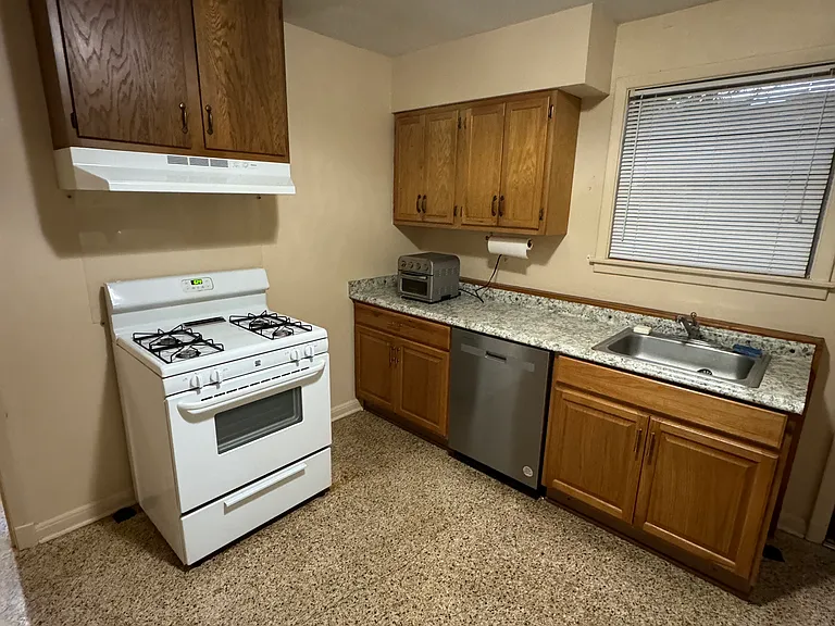 5353 Annunciation St #B — Photo 7