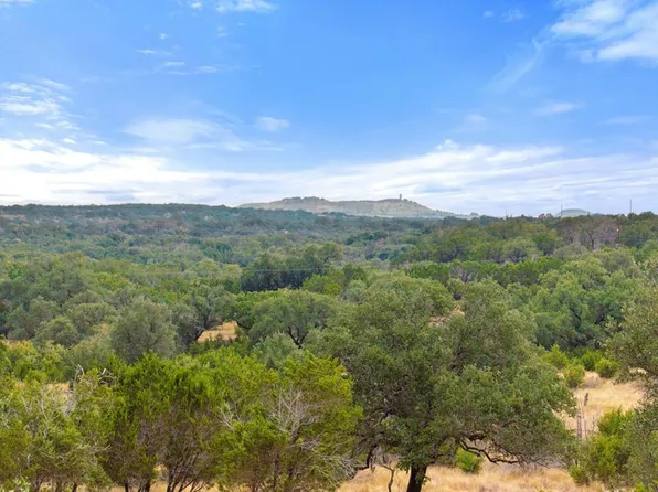 45 Brock Hollow Dr, Johnson City, TX 78636