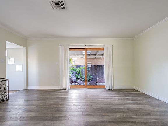 5th image of 22637 Mariano St