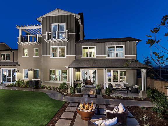 Veranda Residence 4, Exterior