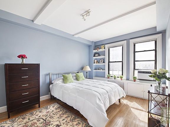 4th image of 321 W 55th St APT 82