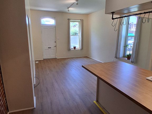 4th image of 1086 S Newstead Ave #2