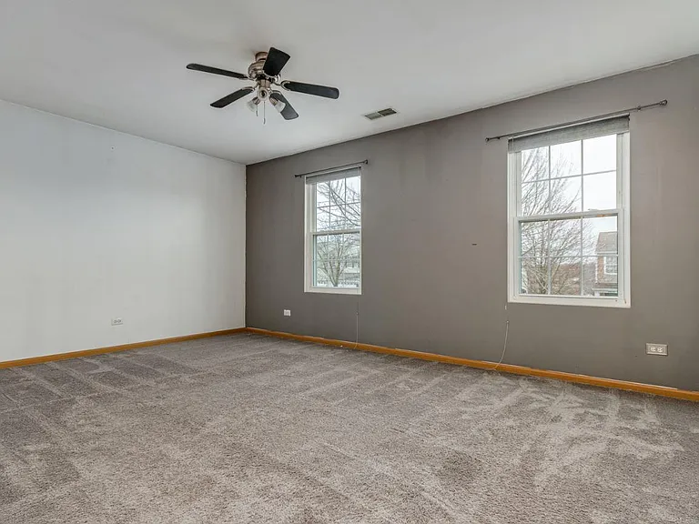 4023 Oak Tree Ln — Photo 5