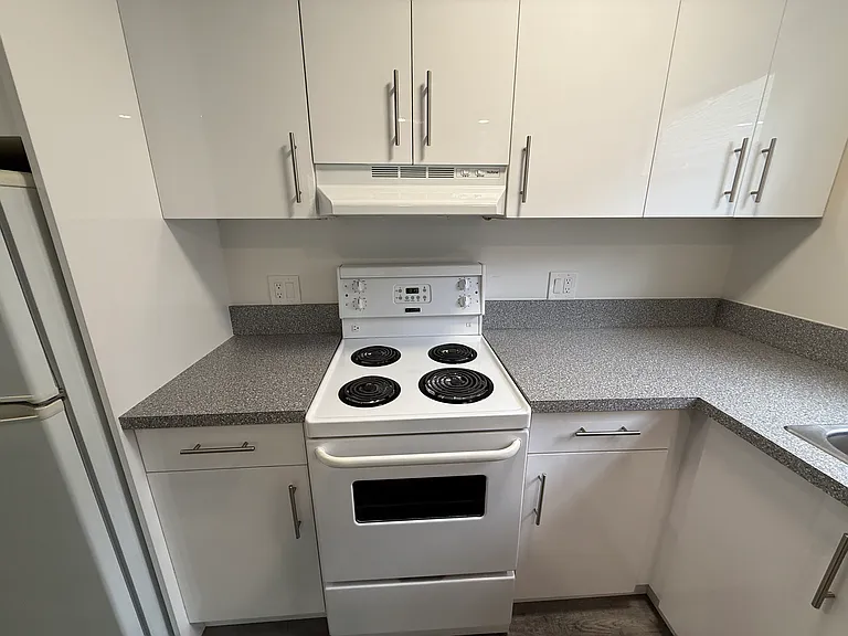 627 23rd Ave SW #304 — Photo 10