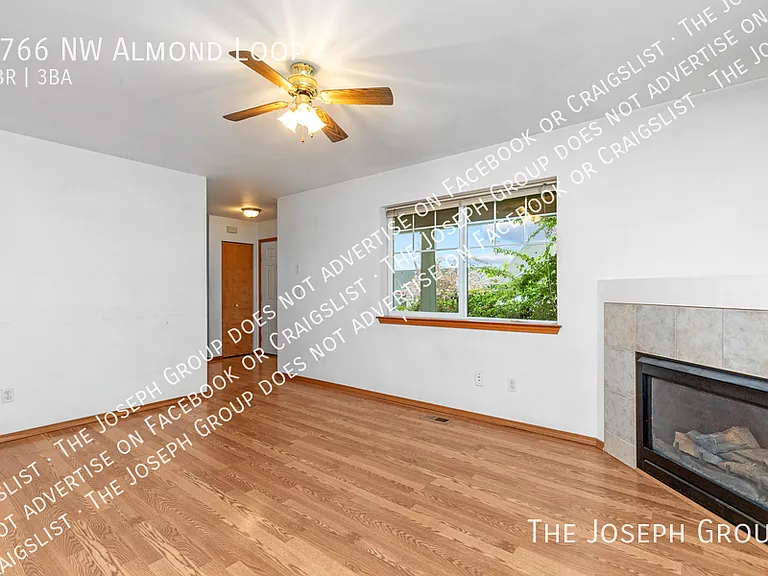 1766 NW Almond Loop — Photo 4