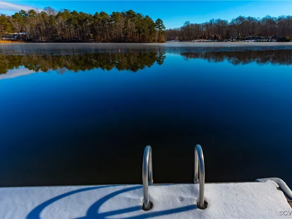 328 Lake Caroline Dr, Ruther Glen, VA 22546