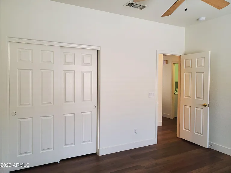 2430 E Darrel Rd — Photo 45