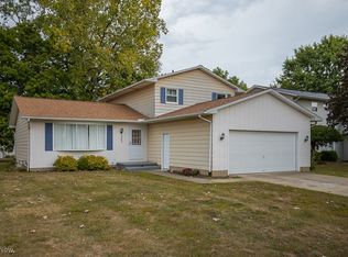 222 Huntington Cir, Elyria, OH