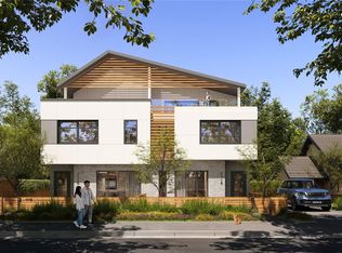 1118 Munro St #4, Esquimalt, BC