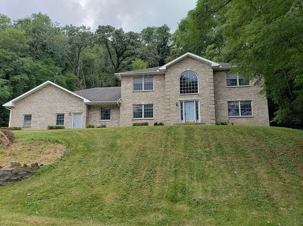 130 Jay Bee Dr, Winona, MN 55987