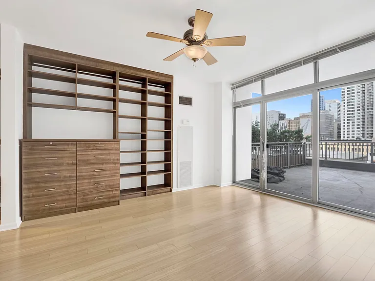 600 N Dearborn St #603 — Photo 14