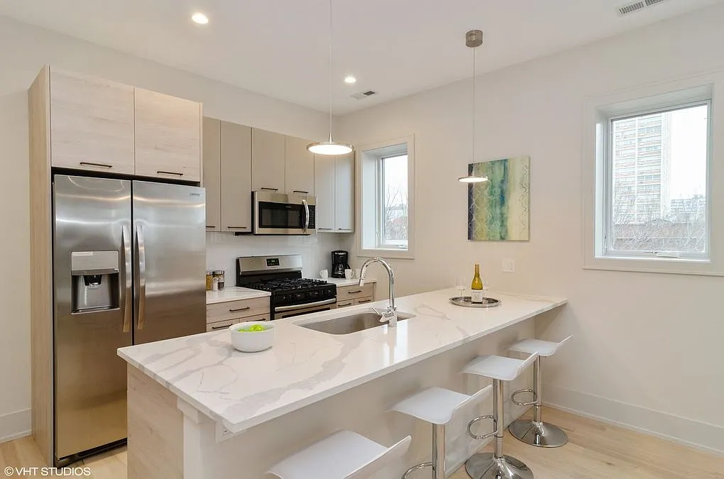 839 W Agatite Ave — Photo 3