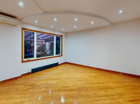 1840 E 32nd St, Brooklyn, NY 11234