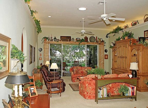 2nd image of 7097 Lone Oak Blvd