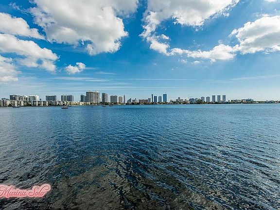 5th image of 17301 Biscayne Blvd APT 203