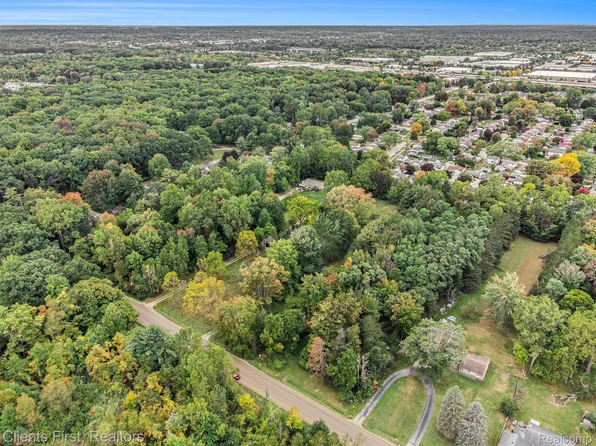 7655 Koppernick Rd, Canton, MI 48187