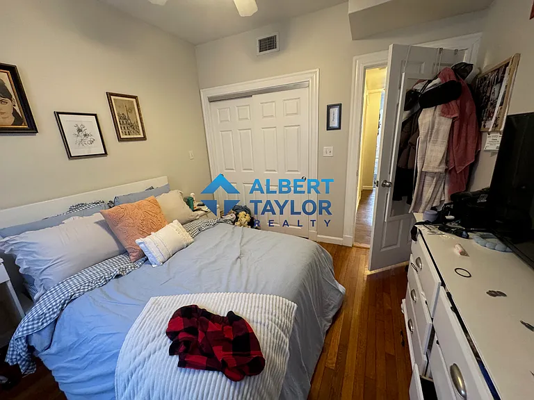1942 Beacon St #1 — Photo 17