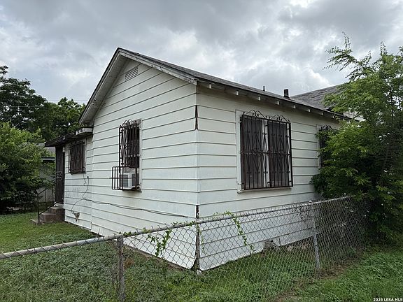 3rd image of 217 S POLARIS ST