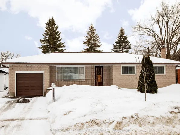 19 Steel St, Barrie, ON L4M 2E6