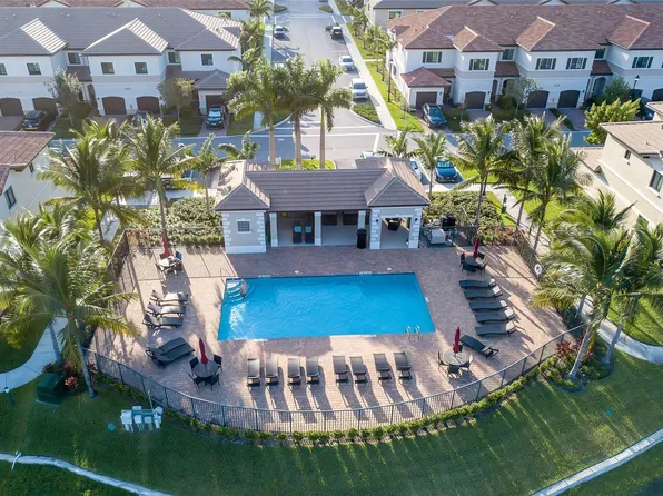 4212 N Dixie Highway #32, Oakland Park, FL 33334