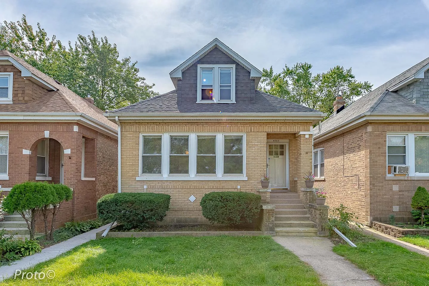 4505 W Foster Ave photo 1